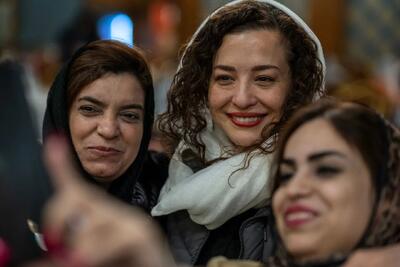  شب همدلی هنرمندان و خانواده‌های آسیب دیده از جنگ ؛ هادی حجازی‌فر، مهراوه شریفی‌نیا، بهناز جعفری و ... (+عکس)