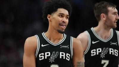  درخشش پدیده ۱۹ ساله سن‌آنتونیو؛ وارث رکوردهای لبران پیدا شد