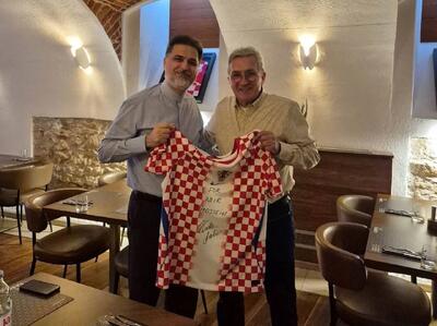  دیدار سفیر ایران در کرواسی با سرمربی محبوب پرسپولیس/ آرزوی پرفسور برای مردم ایران