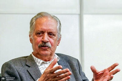  بیگدلی، تحلیلگر مسائل بین‌الملل: احتمالا آمریکایی‌ها از روسیه خواسته‌اند برای ایجاد نرمش در مواضع ایران اقدام کند/ حادثه‌ تیراندازی بامداد امروز به سمت ترامپ، عمق نارضایتی‌ها در داخل آمریکا را نشان می‌دهد/ همین عامل باعث شده ترامپ به محاصره دریایی اکتفا ک