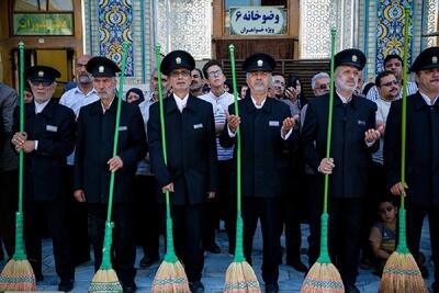  آیین اعطای احکام ۱۵۳ خدمه حرم مطهرامام رضا(ع) برگزار شد