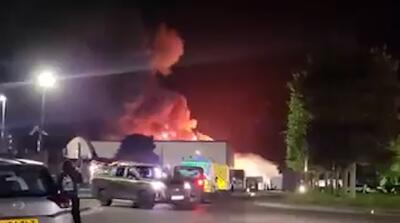  آتش‌سوزی در پایگاه نظامی انگلیسی میزبان بمب‌افکن‌های آمریکایی