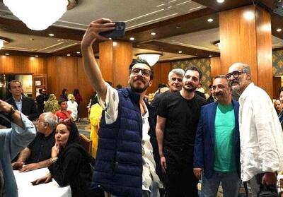  دیدار صمیمانه دیگر هنرمندان با خانواده‌های جنگ‌زده - تسنیم