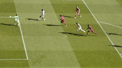  گل اول کریستال‌پالاس به لیورپول (مونوز)