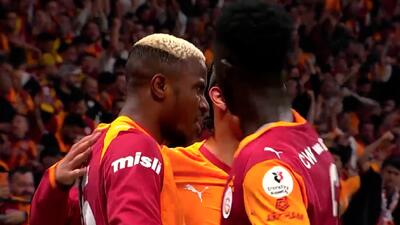  گل اول گالاتاسرای به فنرباغچه (اوسیمن)