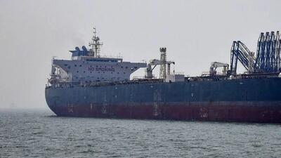  تصویری از لحظه توقیف کشتی اپامینونداس توسط سپاه