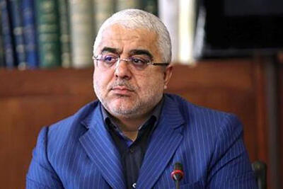  جعفرزاده ایمن آبادی: منتقد قالیبافم، اما امروز او را کسی می‌بینم که پرچم ایران در دستش است/ برخی سیاسیون ما هنوز بزرگ نشده‌اند