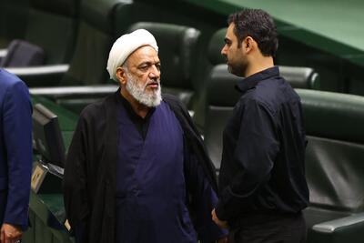  تیم جلیلی و پایداری در مجلس حاضر به امضای بیانیه در حمایت از تیم مذاکره کننده به ریاست قالیباف نشد