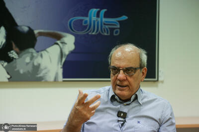  عباس عبدی: همه باید برای خروج کشور از وضعیت جنگ تلاش کنیم