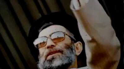  ماجرای عکس رهبر شهید با مشت گره‌کرده