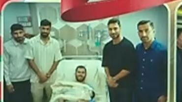  عیادت کاروان تیم ملی از جانباز حسین محمدی