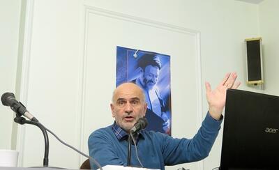  انتقاد شدید فرشاد مؤمنی از شوک درمانی در اقتصاد؛ این نوعی جیب‌بری است / با صدقه نمی‌توان به توسعه رسید