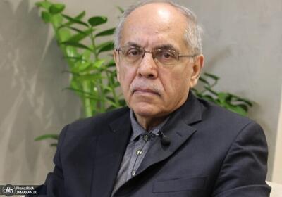  کوروش احمدی، دیپلمات سابق: بعید است حداقل تا یک ماه آینده، ترامپ مجددا به ایران حمله کند