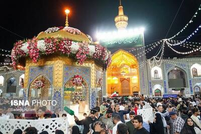  حال و هوای حرم رضوی در شب ولادت امام رضا (ع)