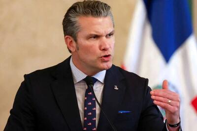  گاردین: وزیر جنگ آمریکا در جریان نخستین شهادت خود در کنگره از زمان آغاز جنگ ایران، با سوالاتی دشوار و جلسه‌ای آتشین روبه‌رو می‌شود/ این نشست که در مورد درخواست بودجه ۱.۵ تریلیون دلاری ترامپ است، در شرایطی صورت می‌گیرد که جنگ حل نشده و پیامد‌های اقتصادی آن ادامه دارد/ دن کین، ژنرال نیروی هوایی آمریکا نیز در این جلسه به شهادت خواهد پرداخت