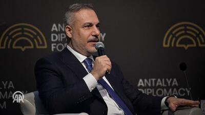  فیدان: ایران و آمریکا تنگه هرمز را باز کنند/ از مذاکرات اسلام آباد حمایت می‌کنیم