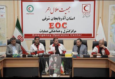 تجلیل بیمه البرز از ایثارگران هلال احمر در روزهای بحرانی استان آذربایجان شرقی