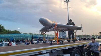  عکس: نمایش پهپاد شاهد ۱۳۶ در اجتماع امام‌رضایی‌ها