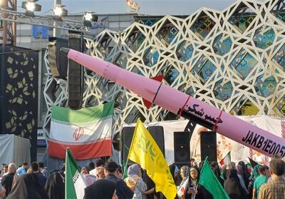  موشک خیبرشکن در اجتماع امام‌رضایی‌ها در میدان امام حسین(ع) - تسنیم