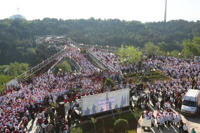  تجمع ۱۰ هزار نفری ورزشکاران به مناسبت روز خلیج فارس بر روی پل طبیعت