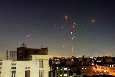  وزارت خارجه امارات: ممنوعیت سفر به ایران / تسنیم: پدافند تهران برای مقابله با ریزپرنده و پهپاد‌های شناسایی برای مدت ۲۰ دقیقه فعال شده بود / سخنگوی وزارت خارجه: میانجی رسمی گفت‌و‌گو‌ها کماکان پاکستان خواهد بود / ادعای ترامپ: هیچ‌کس جز من و چند نفر دیگر از جزئیات مذاکرات خبر ندارد