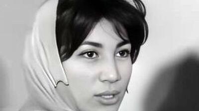  عکس دیده نشده از لحظه عقد فروغ فرخزادِ 16 ساله با آقا داماد 28 ساله/ تور عروسی که روی سر هیچ عروسی ندیده‌اید! / فروغ چقدر کوچولو بود