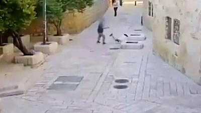  فیلم لحظه حمله تروریست یهودی به راهبه مسیحی در اورشلیم