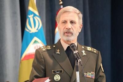  سرلشکر حاتمی: ارتش آماده‌تر از همیشه، مقتدارنه و با بصیرت انقلابی در برابر هرگونه دشمنی می‌ایستد