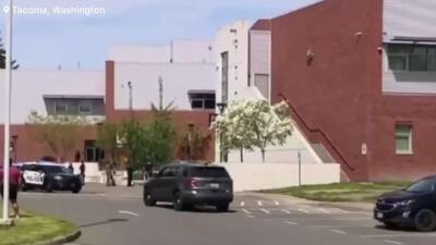  در ایالات متحده، یک دانش‌آموز شش نفر را در مدرسه‌ای با چاقو زخمی کرد