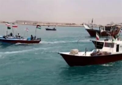  رژه شناورهای بسیج دریایی دیر در روز ملی خلیج فارس - تسنیم