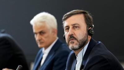 غریب‌آبادی: اکنون توپ در زمین آمریکا است
