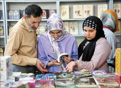  نمایش خستگی‌ناپذیر بودن ایرانیان با برگزاری نمایشگاه کتاب تهران