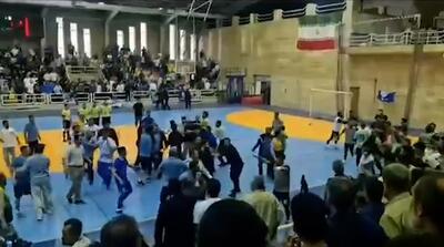  لحظات زد و خورد بازیکنان استقلال را ببینید