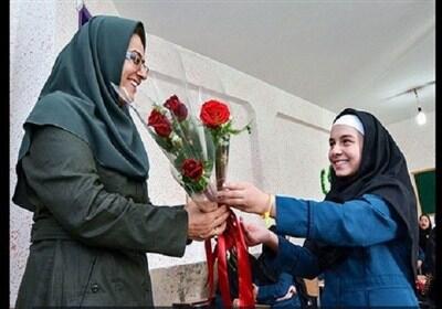  معلم در جنگ رمضان، کلاس درس را به پناهگاه بدل کرد - تسنیم