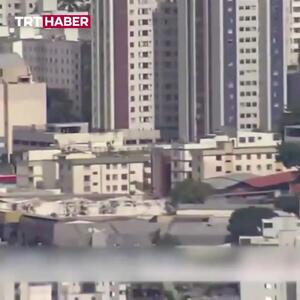  لحظه برخورد یک هواپیمای سبک به ساختمان مسکونی