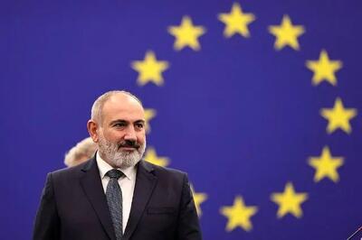  آوازخوانی مکرون و ساززنی پاشینیان + ببینید