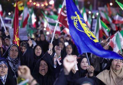  شصت‌وپنجمین اجتماع شبانه بوشهری‌ها،«با وحدت پیروز می‌شویم» - تسنیم