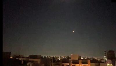  ببینید / لحظه سرنگونی ریز پرنده در جزیره هرمز و قشم