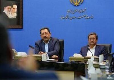  همتی: تسهیلات ریالی واحدهای تولیدی پرداخت می شود