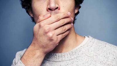  از کجا بفهمیم دهانمان بوی بدی می دهد یا نه؟