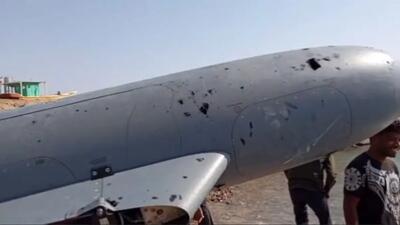  فیلم / لاشهٔ پهپاد ساقط‌شدهٔ دشمن در تنگهٔ هرمز