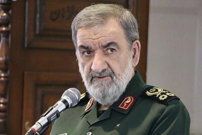  محسن رضایی: آمریکا نمی‌تواند با یک نمایش از منطقه فرار کند