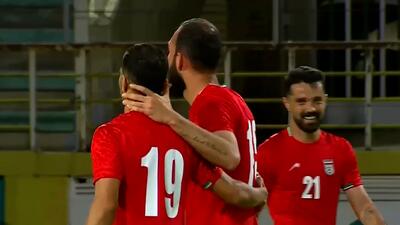  گل سوم قرمز به سفید (چشمی)