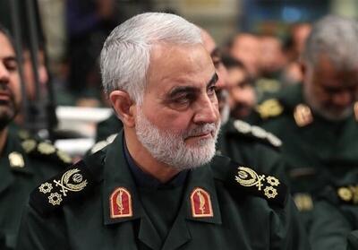  روایت حاج قاسم سلیمانی از ترسو بودن رئیس‌جمهور آمریکا؛ وقتی ترامپ در تاریکی و با چراغ موبایل به عراق می‌رود