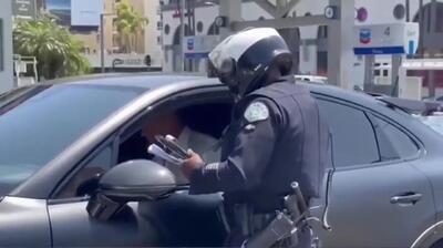  جریمه «راک» توسط پلیس آمریکا؛ لحظه اعمال قانون برای ستاره هالیوود + ویدئو