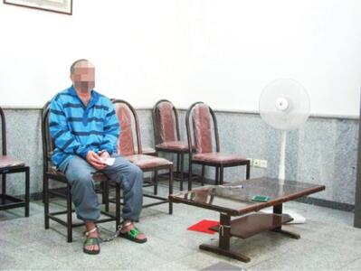  مرد معتاد به طناب دار نزدیک شد