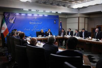  روایت رئیس جمهور از دیدار دو ساعته با رهبر انقلاب/ تاکید پزشکیان بر هم‌افزایی دولت و اصناف