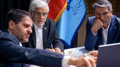  عارف: صنایع آسیب‌دیده با به‌روزترین فناوری‌ها بازسازی می‌شود