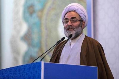  امام‌جمعه رشت: خاک پای مردان و زنان این سرزمین را سرمه چشم می‌کنم/ خداوند زنان حاضر در میادین را به حضرت زهرا(س) محشور کند