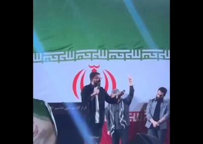  مداحی متفاوت در میدان انقلاب در وصف دختران و زنان